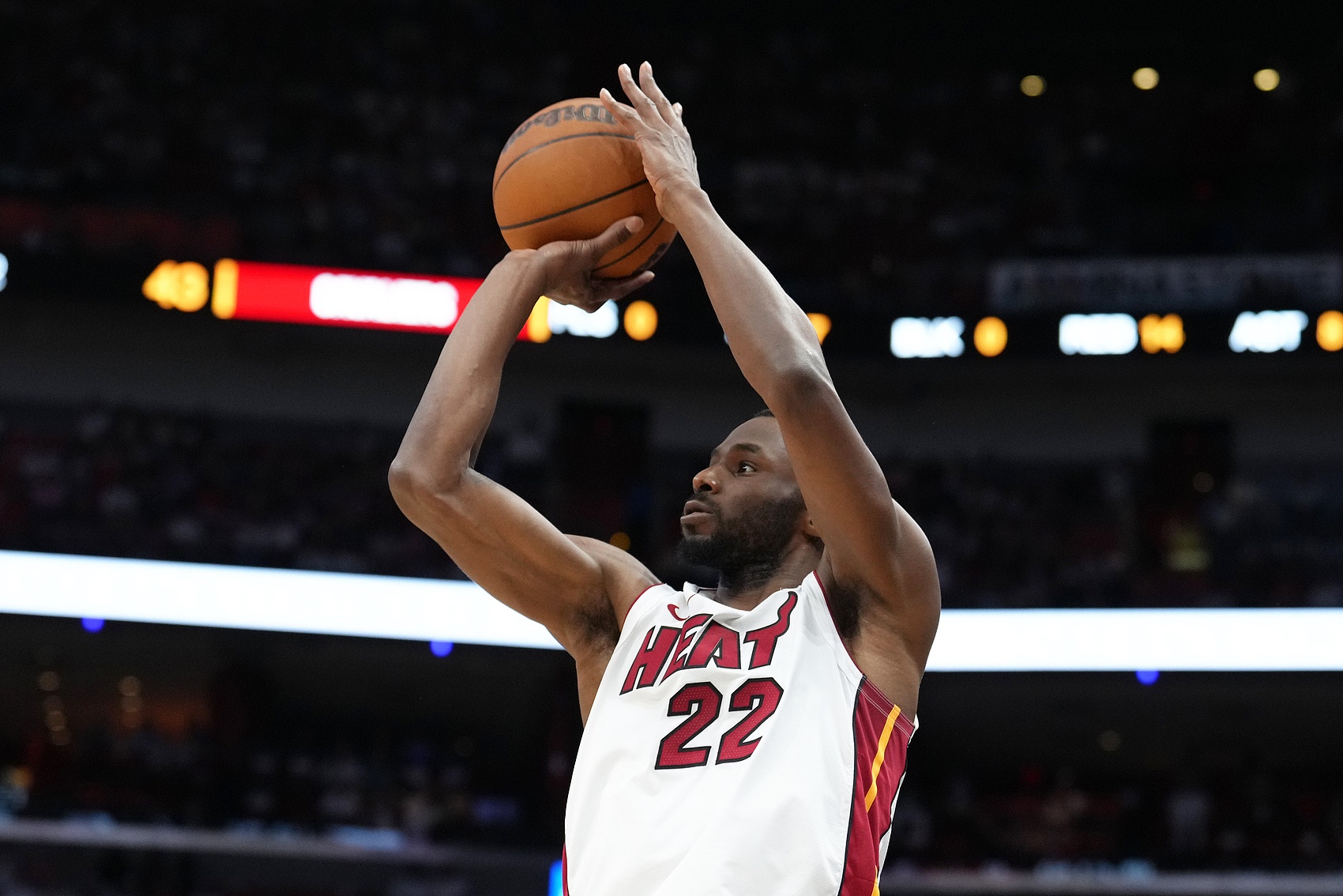 美媒设想三方交易：湖人得维金斯辅佐詹东 八村塁&amp;克内克特赴热火