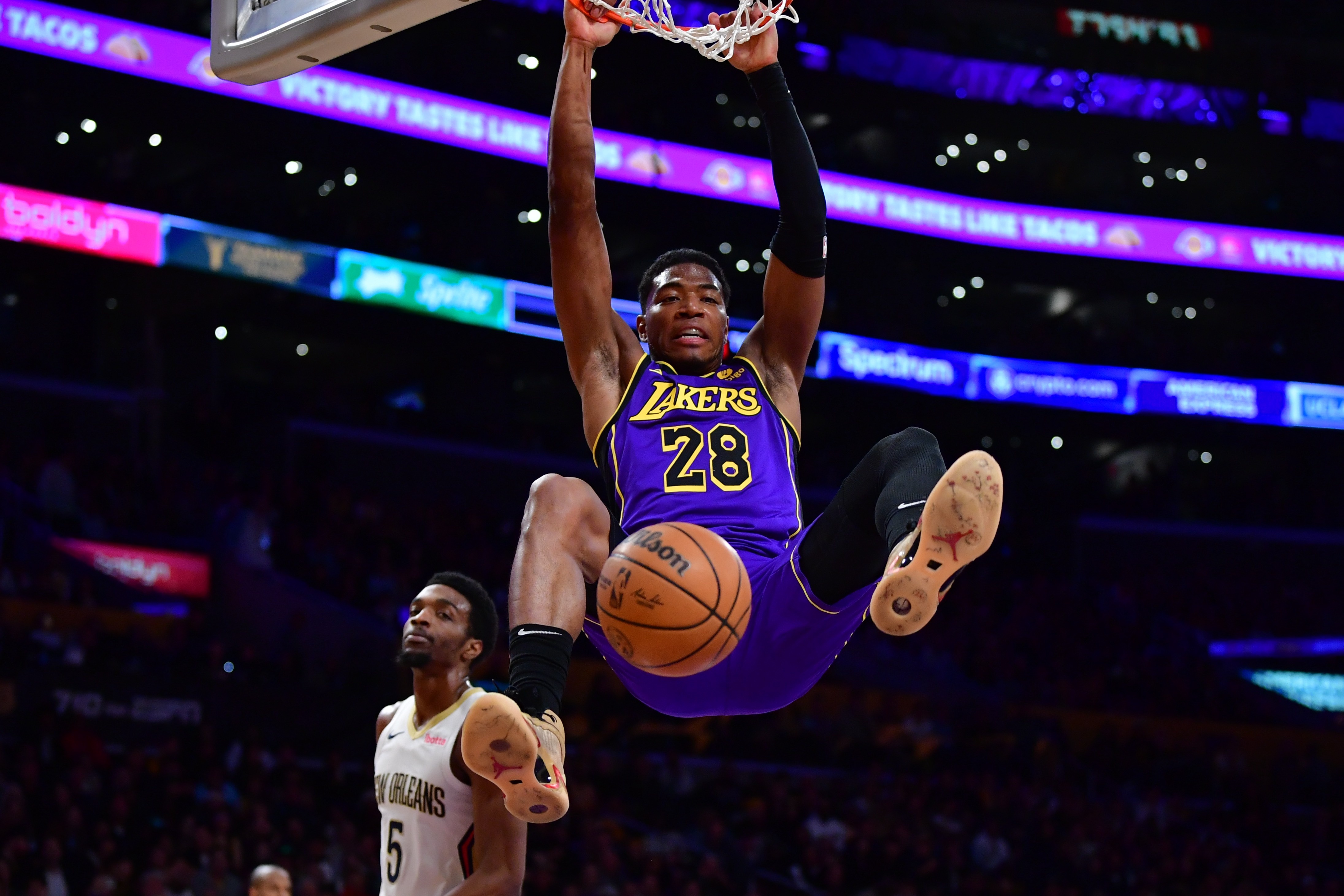 美媒设想三方交易：湖人得维金斯辅佐詹东 八村塁&amp;克内克特赴热火