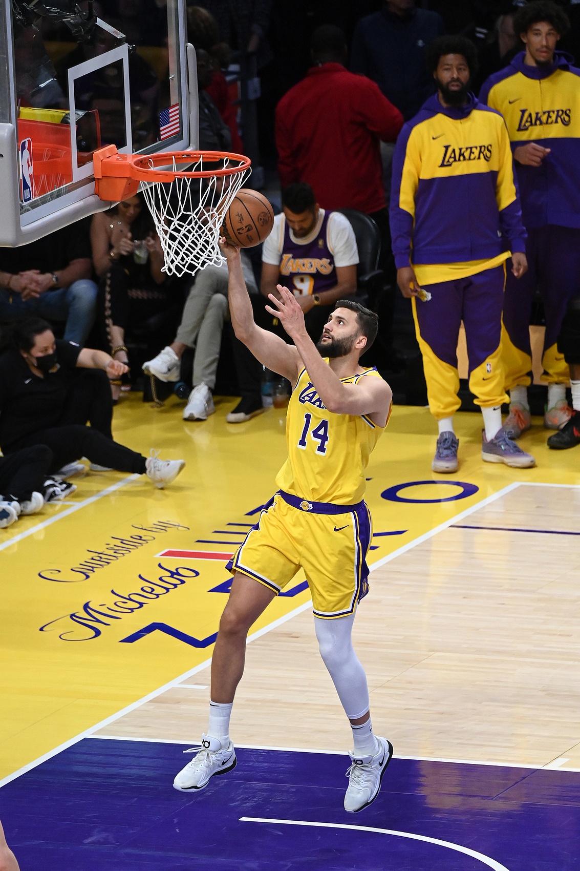 美媒设想三方交易：湖人得维金斯辅佐詹东 八村塁&amp;克内克特赴热火