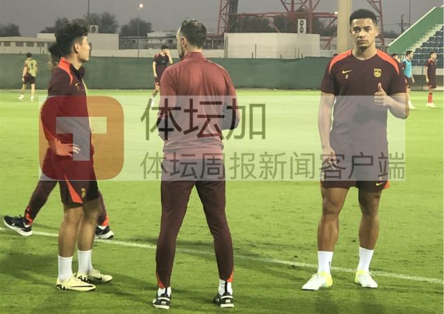 博鱼电竞平台-伤兵复出武磊蒋光太露面  ​国足全面展开战术演练