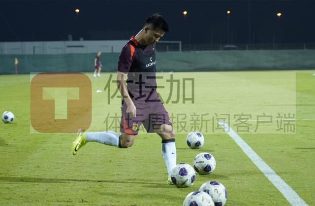 博鱼电竞平台-伤兵复出武磊蒋光太露面  ​国足全面展开战术演练