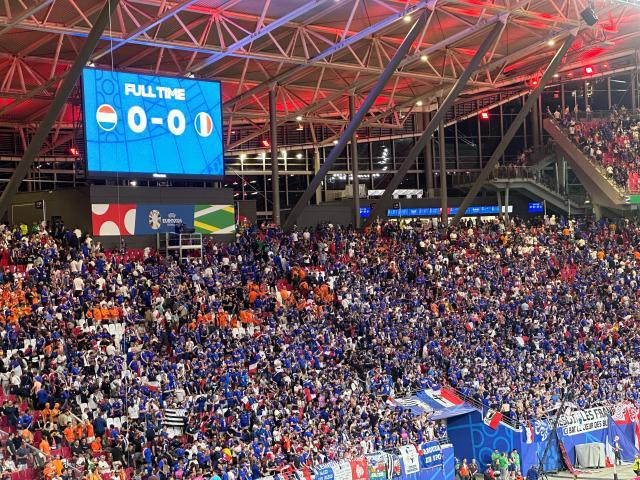 博鱼电竞平台-【现场手记】归家的西蒙斯，和消失的“多纳泰罗”