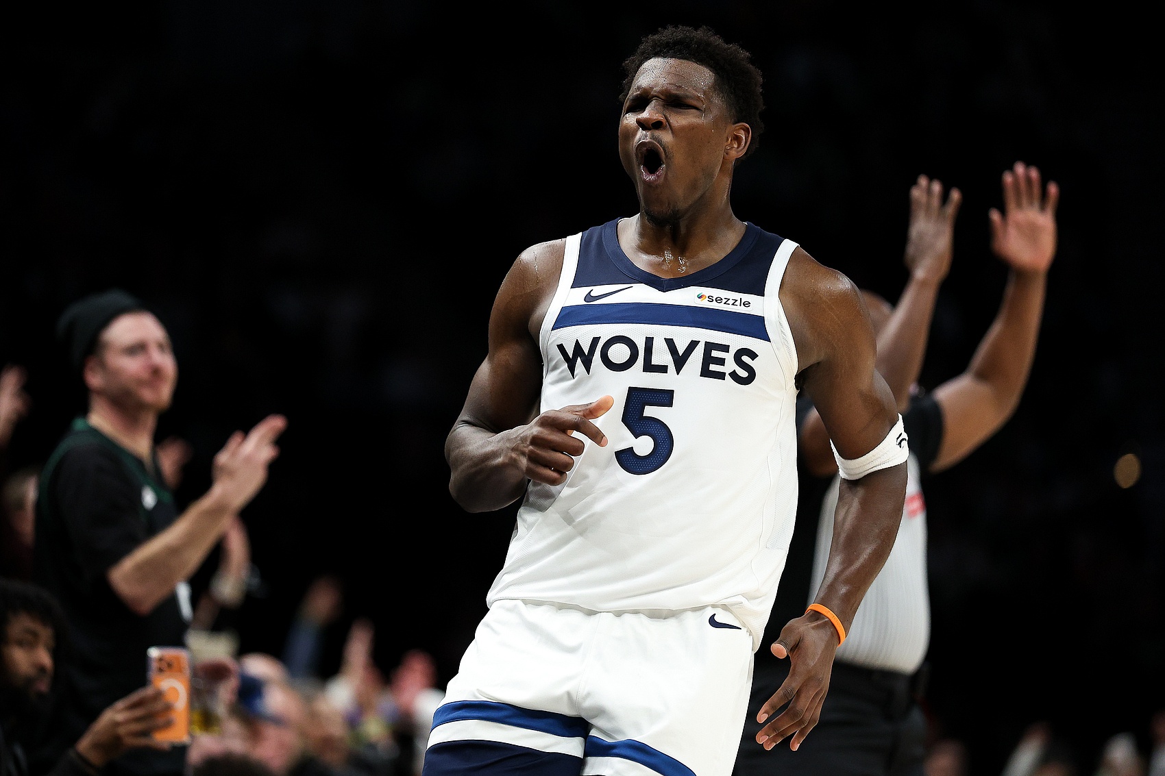 博鱼电竞-华子未进全明星首发？兰德尔：看到他上一场表现没 他能进MVP讨论