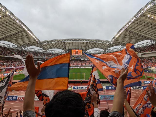 博鱼官方入口-郑大世上场了!看看日本J2冠军最后一个主场比赛