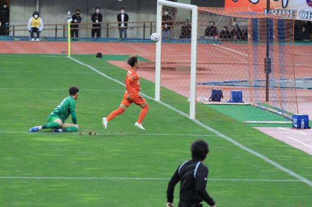 博鱼官方入口-郑大世上场了!看看日本J2冠军最后一个主场比赛