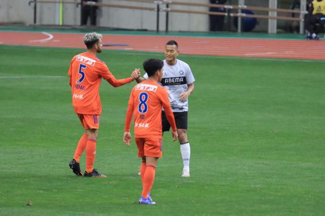 博鱼官方入口-郑大世上场了!看看日本J2冠军最后一个主场比赛