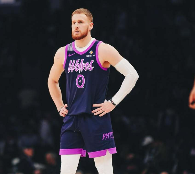 两主力缺阵替补暴走,兰德尔29+8+6力压字母,森林狼33分血洗雄鹿